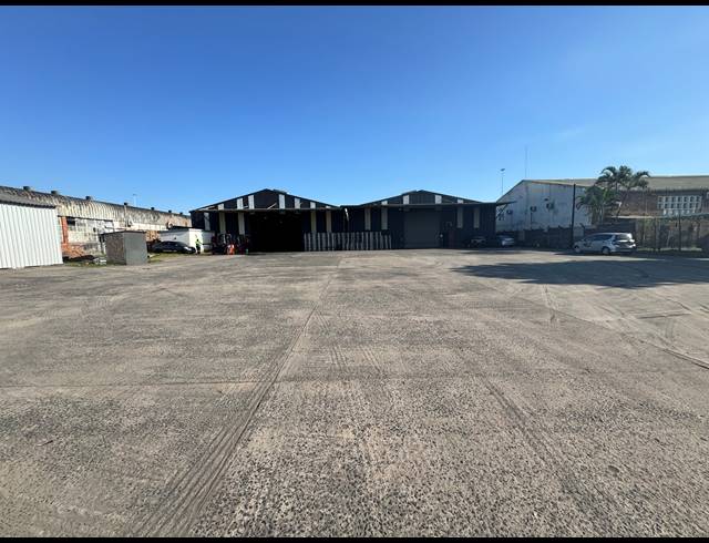2,832M² WAREHOUSE FOR SALE IN PHOENIX INDUSTRIAL